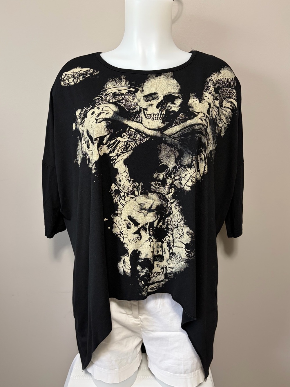 Women’s Black Skull Graphic Short Sleeve Blouse